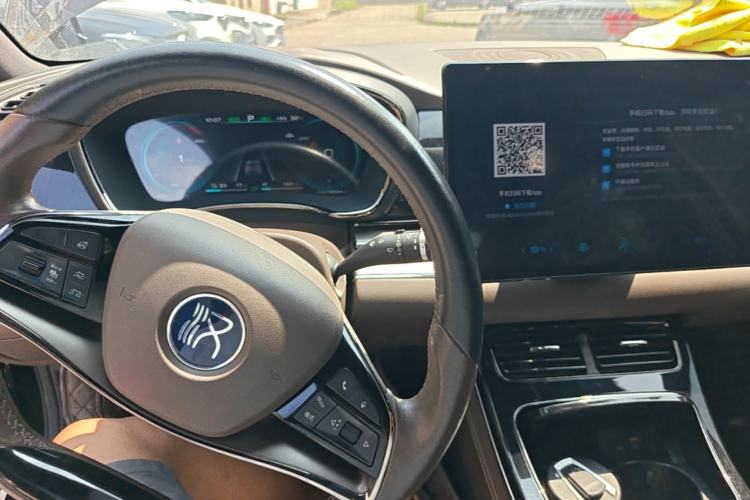 Used BYD Han 2020 DM Four-Wheel Drive Performance Edition Luxury Model Center Console