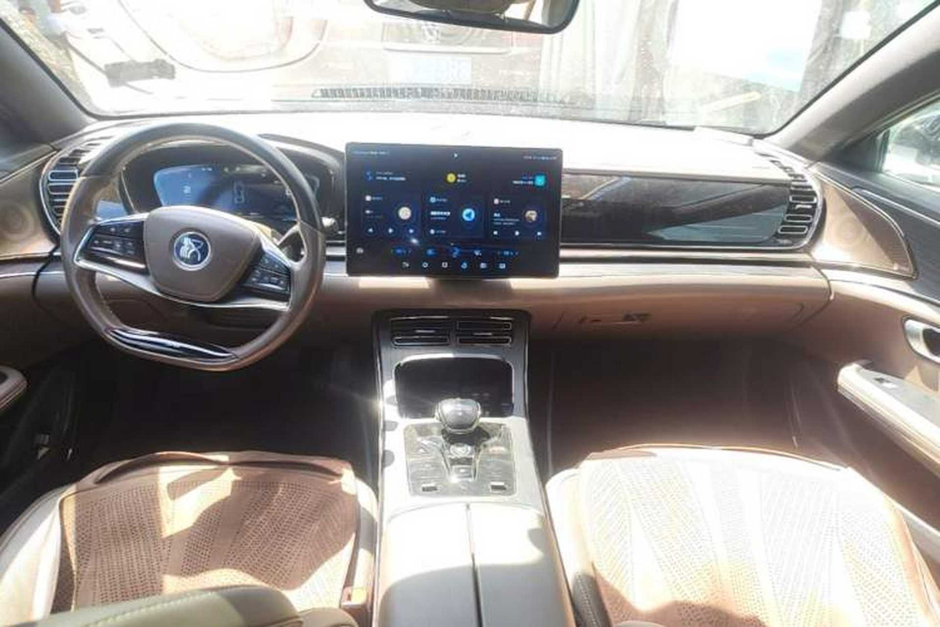 Used BYD Han 2020 EV Four-Wheel Drive High-Performance Flagship Model Center Console