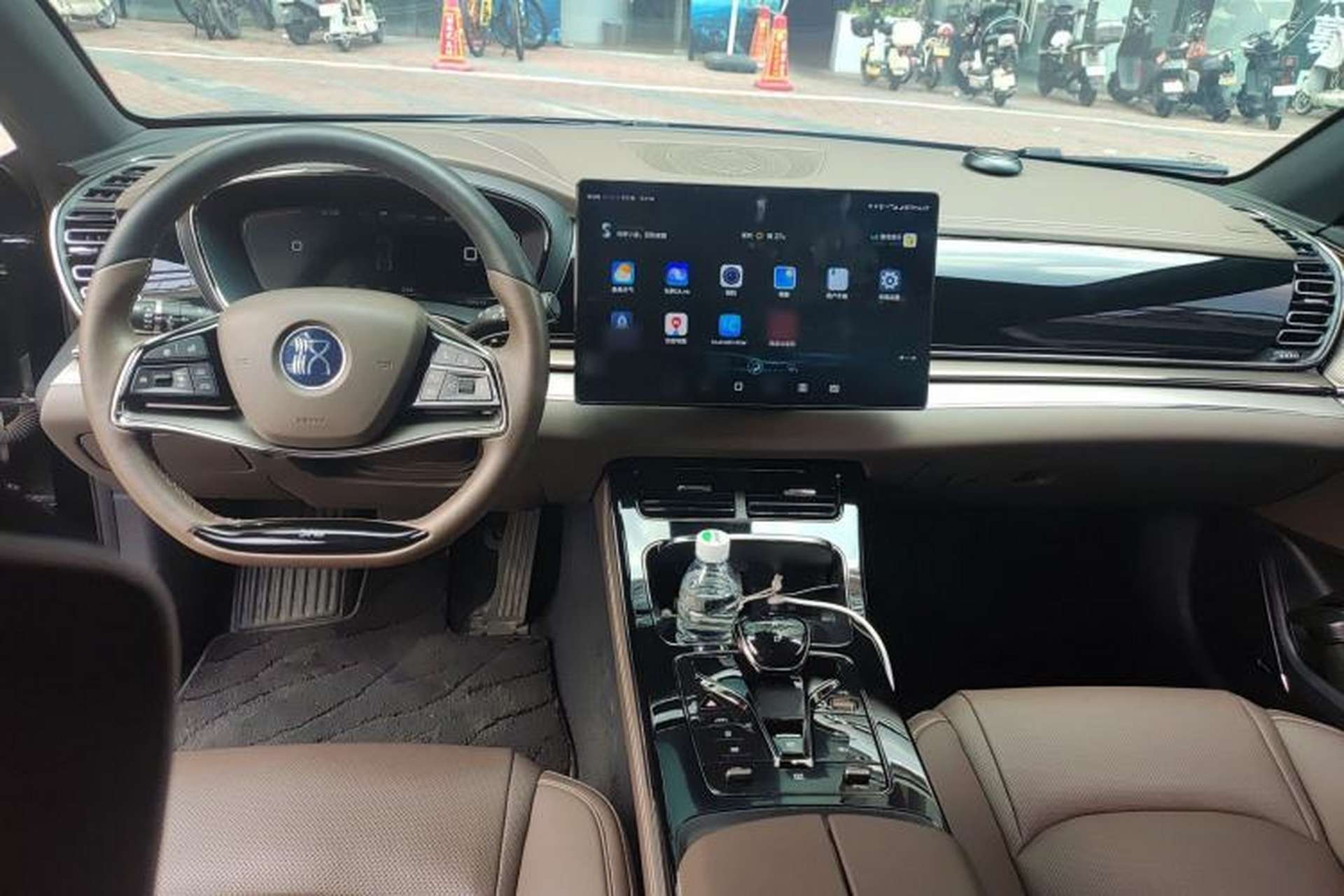 Used BYD Han 2020 EV Long-Range Luxury Model Center Console