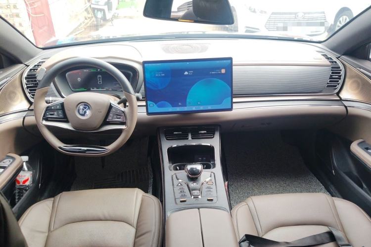 Used BYD Han 2020 EV Long-Range Luxury Model Center Console