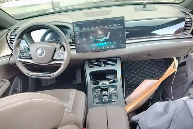 Used BYD Han 2020 EV Long-Range Deluxe Model Center Console