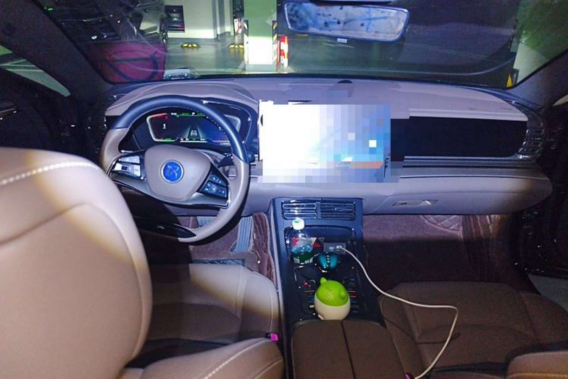 Used BYD Han 2020 EV Long-Range Luxury Model Center Console