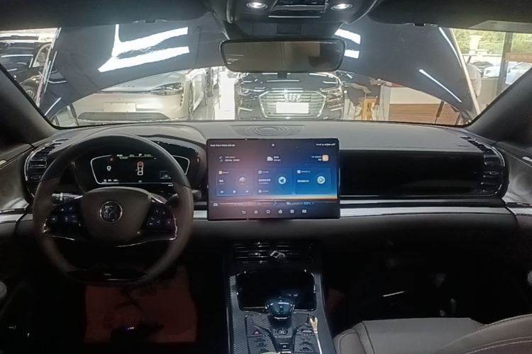 Used BYD Han 2020 EV Long-Range Luxury Model Center Console