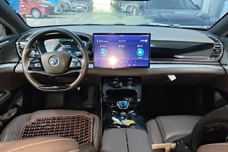 Used BYD Han 2020 EV Long-Range Luxury Model Center Console