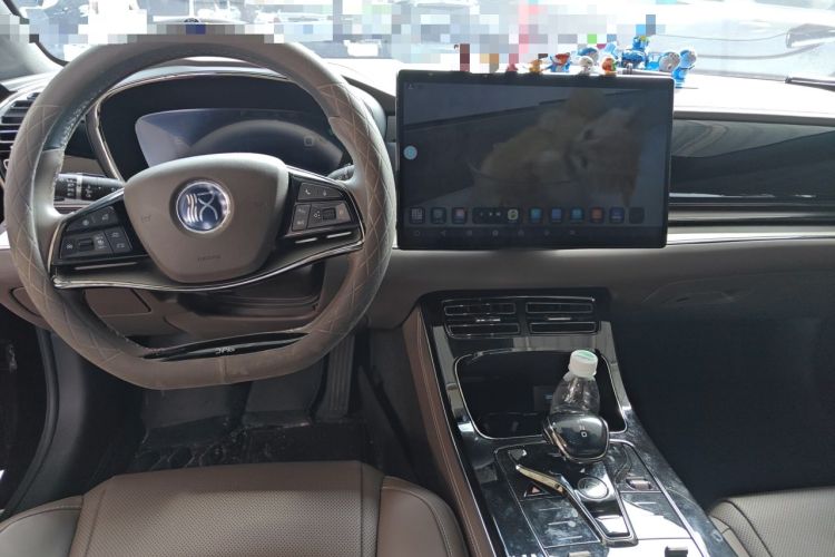 Used BYD Han 2020 EV Long-Range Luxury Model Center Console