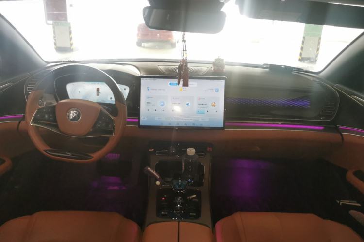 Used BYD Han 2020 EV Four-Wheel Drive High-Performance Flagship Model Center Console