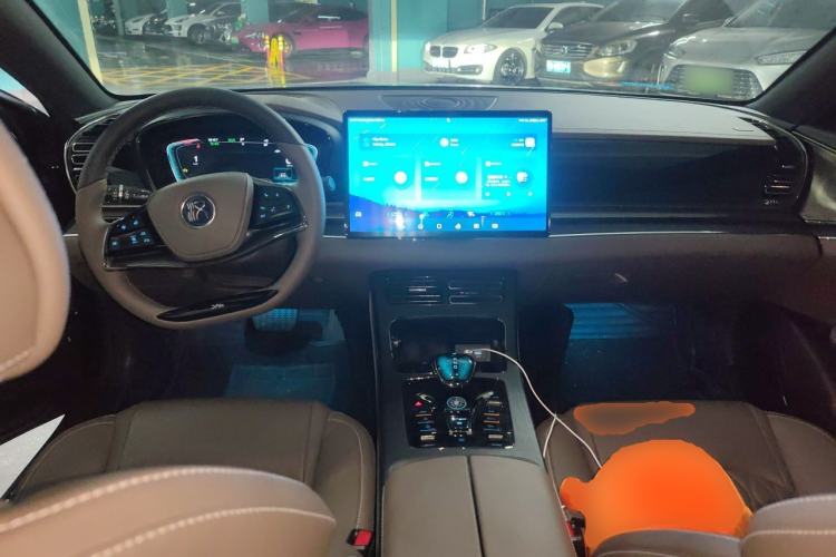 Used BYD Han 2020 DM Four-Wheel Drive Performance Edition Prestige Model Center Console
