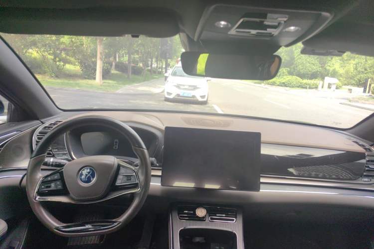 Used BYD Han 2020 EV Long-Range Deluxe Model Center Console