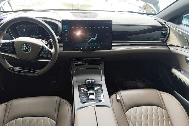 Used BYD Han 2020 EV Long-Range Deluxe Model Center Console