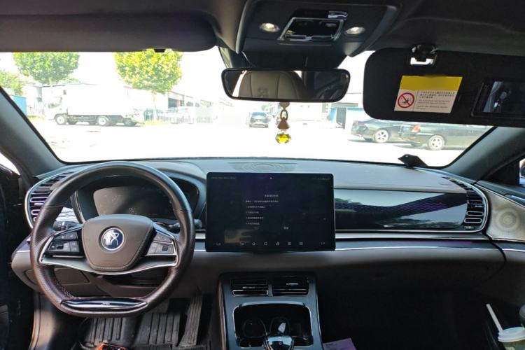 Used BYD Han 2020 DM Four-Wheel Drive Performance Edition Prestige Model Center Console