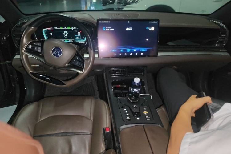 Used BYD Han 2020 EV Long-Range Luxury Model Center Console