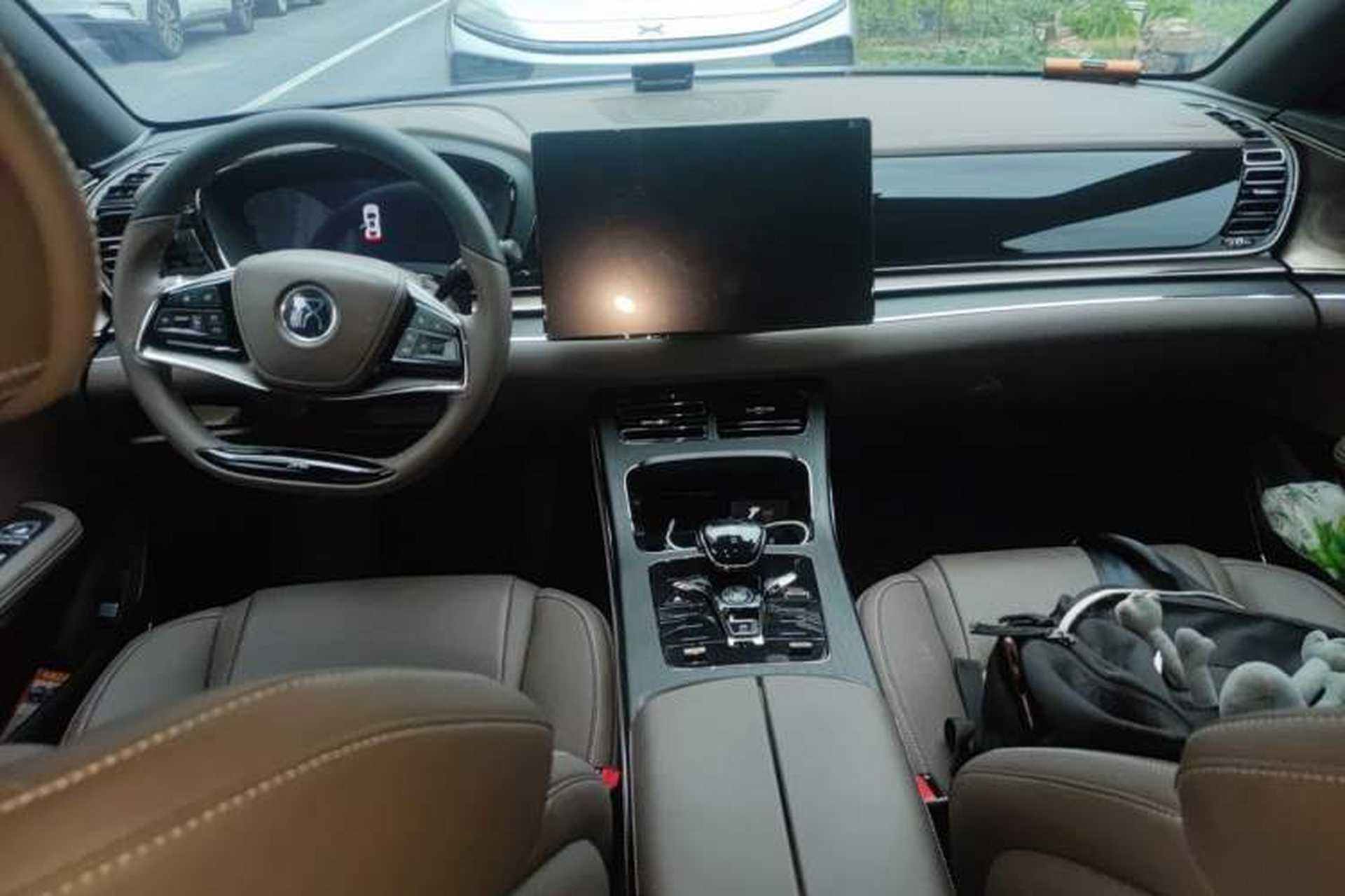 Used BYD Han 2020 DM Four-Wheel Drive Performance Edition Prestige Model Center Console
