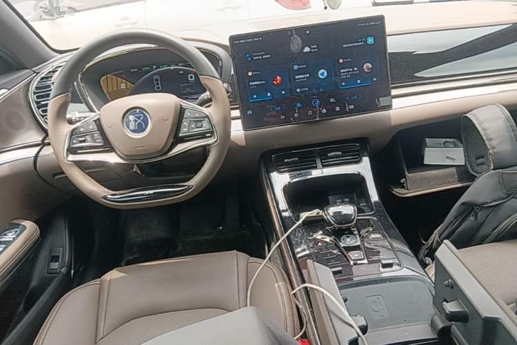 Used BYD Han 2020 EV Long-Range Luxury Model Center Console