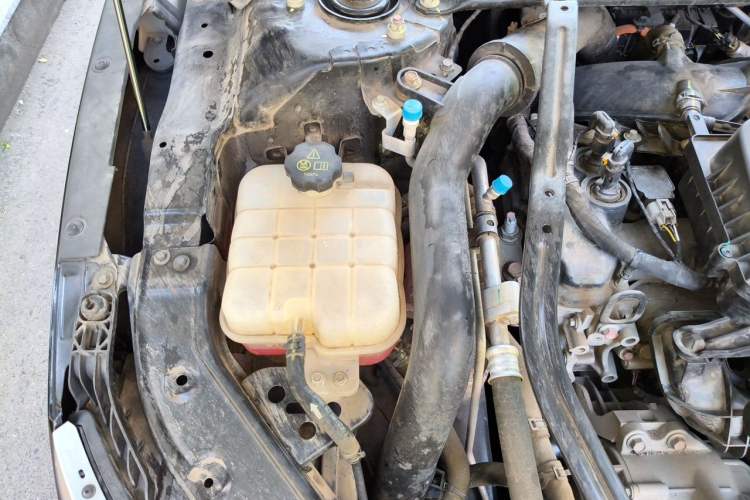 Used BYD Han 2020 DM Four-Wheel Drive Performance Edition Prestige Model Engine Bay Right