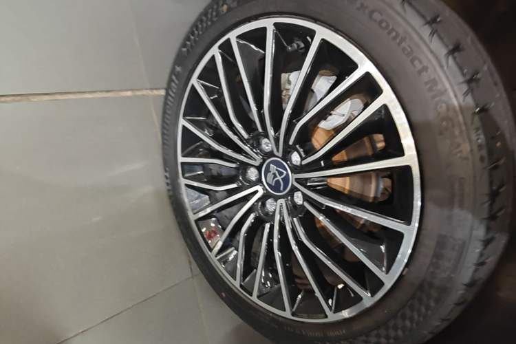 Used BYD Han 2020 DM Four-Wheel Drive Performance Edition Luxury Model Exterior 5