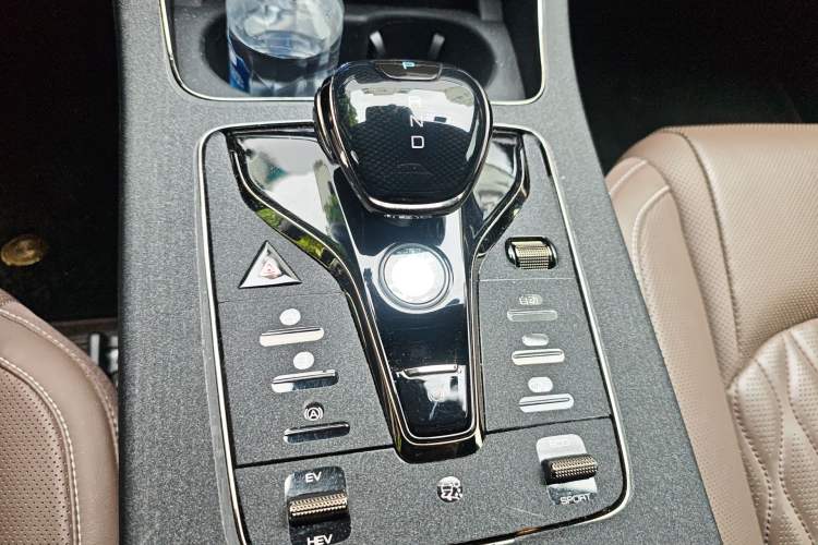 Used BYD Han 2020 DM Four-Wheel Drive Performance Edition Prestige Model Gear Lever
