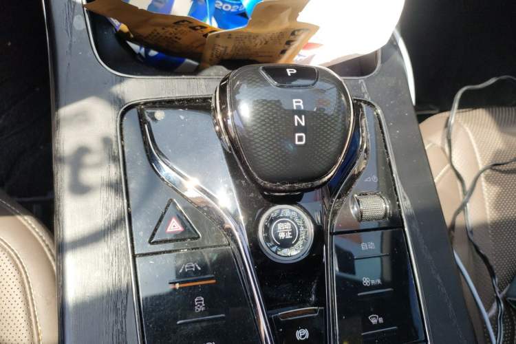 Used BYD Han 2020 DM Four-Wheel Drive Performance Edition Prestige Model Gear Lever