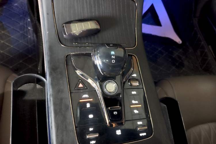Used BYD Han 2020 DM Four-Wheel Drive Performance Edition Prestige Model Gear Lever