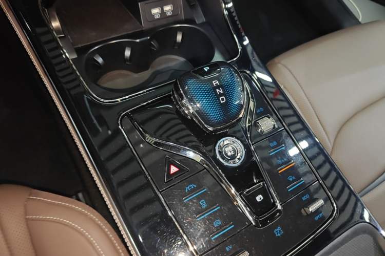 Used BYD Han 2020 DM Four-Wheel Drive Performance Edition Luxury Model Gear Lever