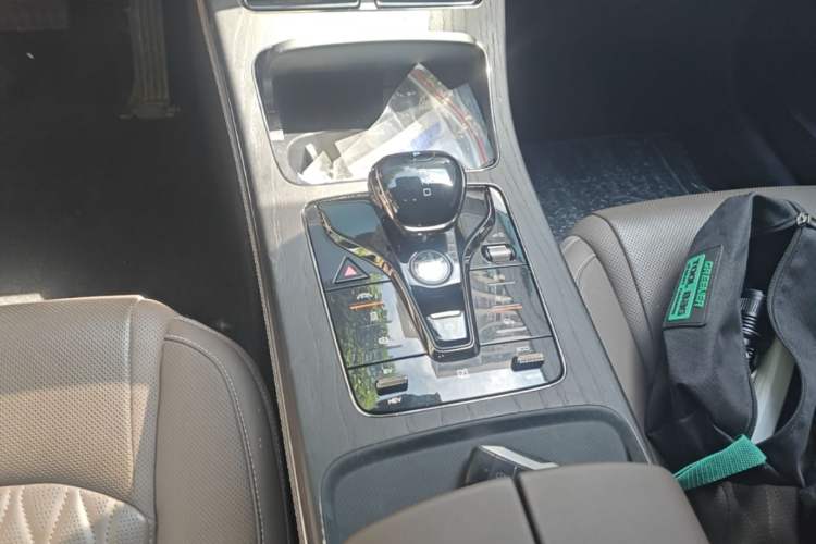 Used BYD Han 2020 DM Four-Wheel Drive Performance Edition Prestige Model Gear Lever