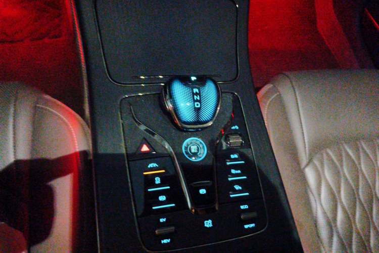 Used BYD Han 2020 DM Four-Wheel Drive Performance Edition Prestige Model Gear Lever