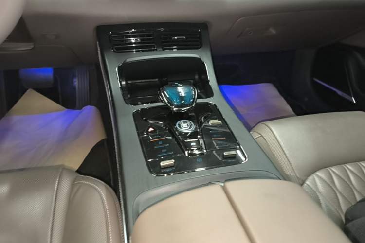 Used BYD Han 2020 DM Four-Wheel Drive Performance Edition Prestige Model Gear Lever
