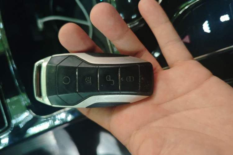 Used BYD Han 2020 DM Four-Wheel Drive Performance Edition Luxury Model Interior 1