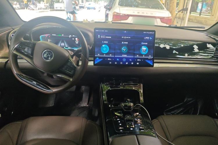 Used BYD Han 2020 DM Four-Wheel Drive Performance Edition Luxury Model Interior 2