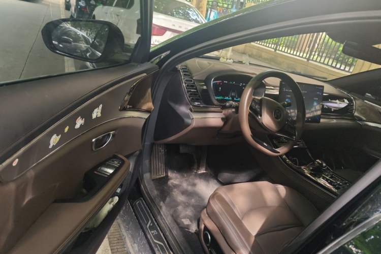Used BYD Han 2020 DM Four-Wheel Drive Performance Edition Luxury Model Interior 3