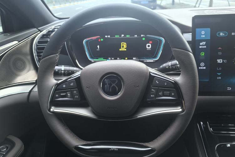 Used BYD Han 2020 DM Four-Wheel Drive Performance Edition Luxury Model Interior 4