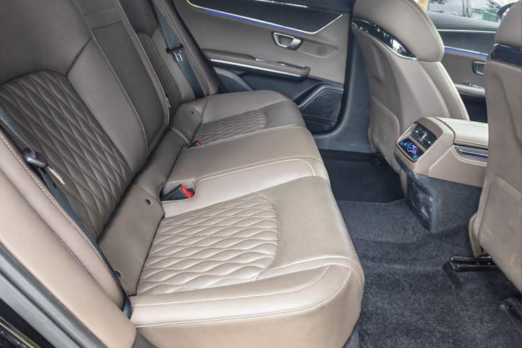 Used BYD Han 2020 DM Four-Wheel Drive Performance Edition Prestige Model Interior 5
