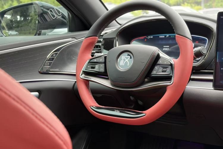Used BYD Han 2020 EV Four-Wheel Drive High-Performance Flagship Model Interior 6