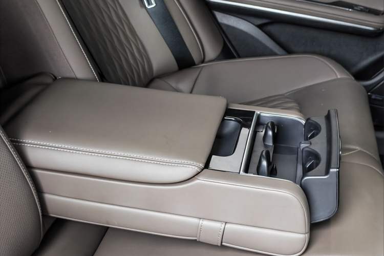 Used BYD Han 2020 DM Four-Wheel Drive Performance Edition Prestige Model Interior 7