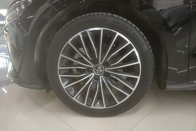 Used BYD Han 2020 EV Long-Range Luxury Model Left Front Wheel Hub