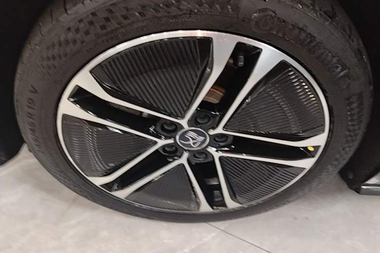 Used BYD Han 2020 EV Long-Range Deluxe Model Left Front Wheel Hub