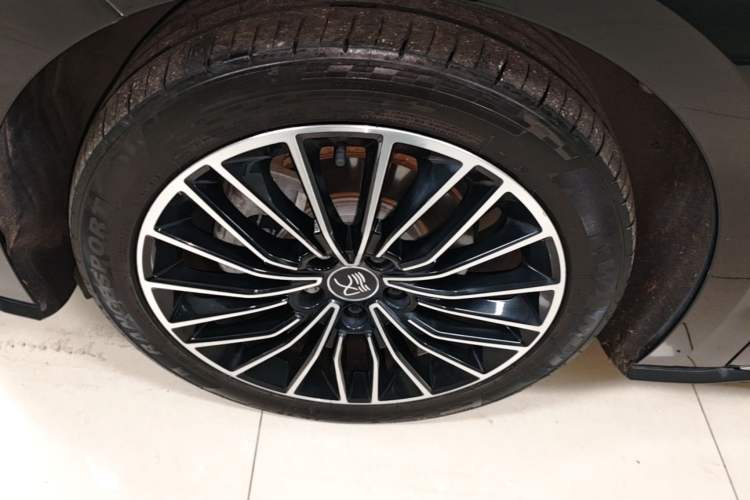 Used BYD Han 2020 EV Long-Range Luxury Model Left Front Wheel Hub