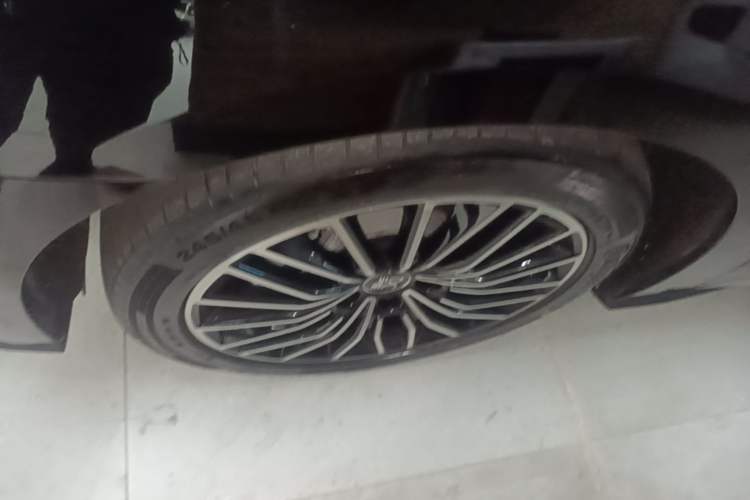 Used BYD Han 2020 DM Four-Wheel Drive Performance Edition Luxury Model Left Front Wheel Hub