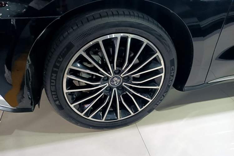 Used BYD Han 2020 DM Four-Wheel Drive Performance Edition Luxury Model Left Front Wheel Hub