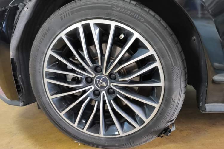Used BYD Han 2020 DM Four-Wheel Drive Performance Edition Luxury Model Left Front Wheel Hub