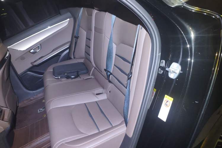 Used BYD Han 2020 DM Four-Wheel Drive Performance Edition Luxury Model Left Rear Seat
