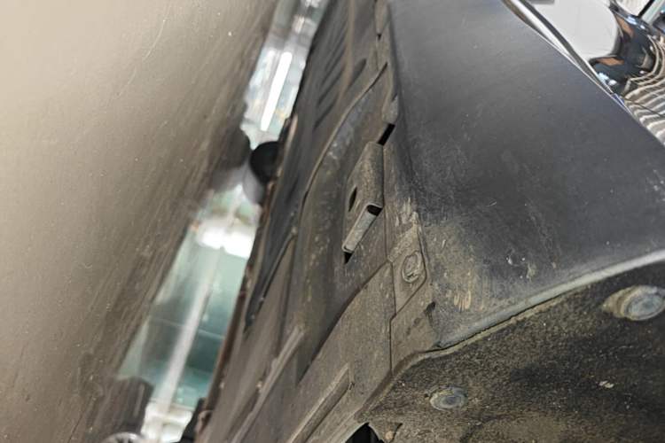 Used BYD Han 2020 DM Four-Wheel Drive Performance Edition Luxury Model Left Side Sill