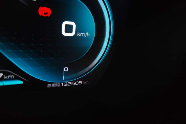 Used BYD Han 2020 DM Four-Wheel Drive Performance Edition Luxury Model Odometer Close Up