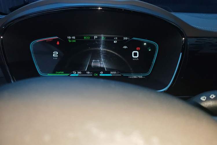 Used BYD Han 2020 DM Four-Wheel Drive Performance Edition Luxury Model Odometer Close Up