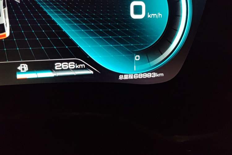 Used BYD Han 2020 DM Four-Wheel Drive Performance Edition Luxury Model Odometer Close Up