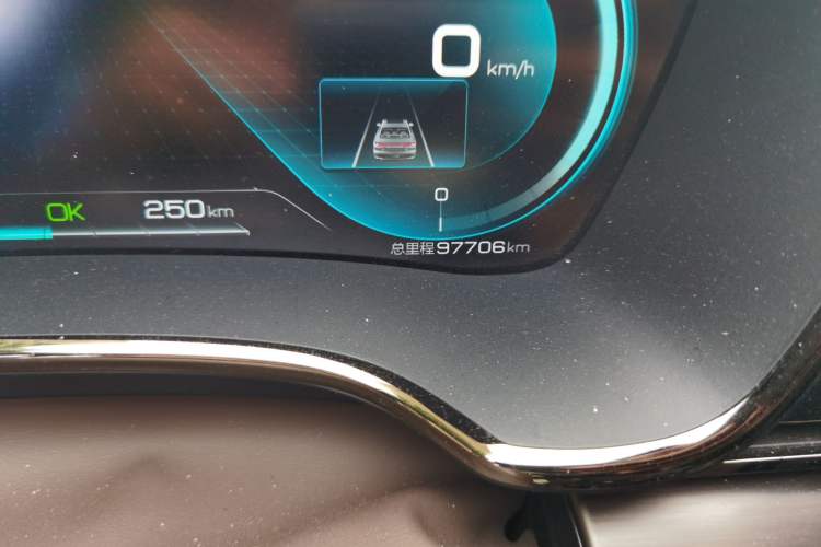 Used BYD Han 2020 EV Four-Wheel Drive High-Performance Flagship Model Odometer Close Up