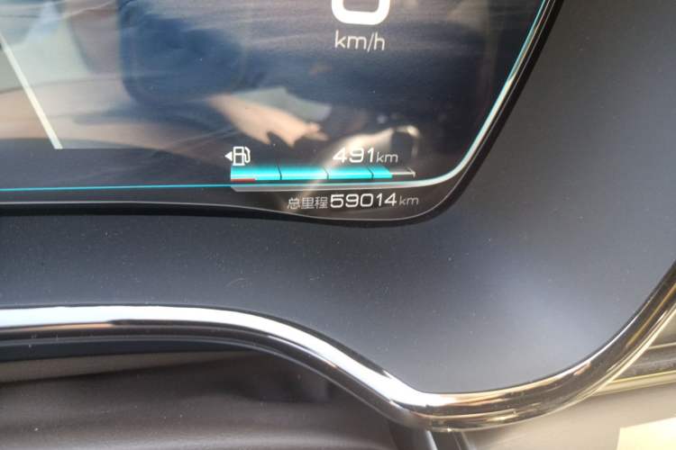 Used BYD Han 2020 DM Four-Wheel Drive Performance Edition Luxury Model Odometer Close Up