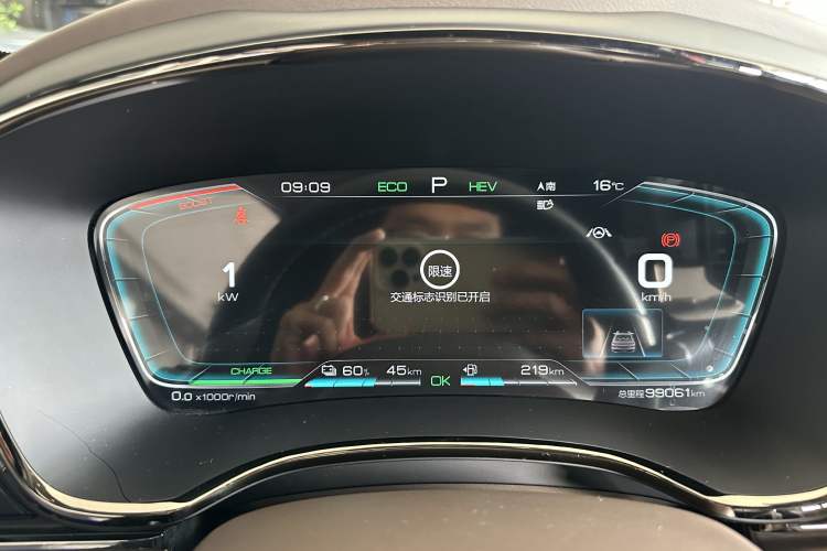 Used BYD Han 2020 DM Four-Wheel Drive Performance Edition Luxury Model Odometer Close Up