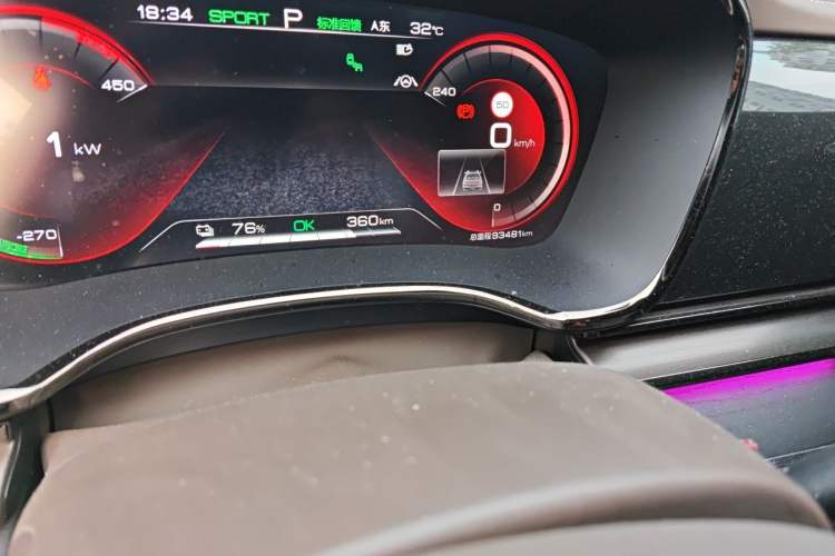 Used BYD Han 2020 EV Four-Wheel Drive High-Performance Flagship Model Odometer Close Up