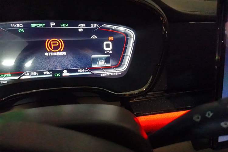 Used BYD Han 2020 DM Four-Wheel Drive Performance Edition Prestige Model Odometer Close Up