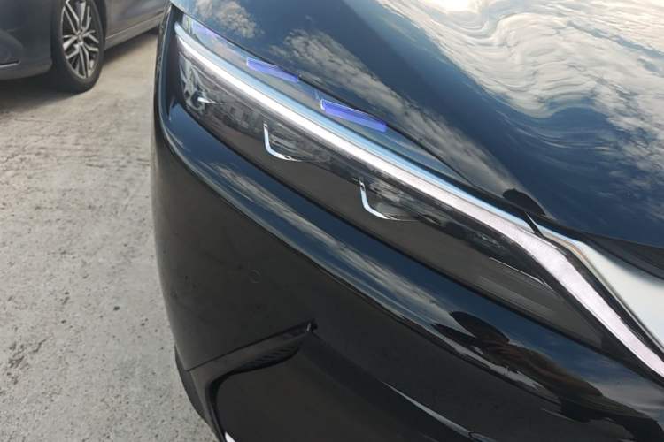 Used BYD Han 2020 EV Long-Range Luxury Model Right Front Headlight